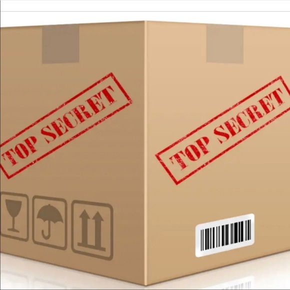 Mystery Box🤷🏻♀️🎁 build your closet today - Picture 4 of 7